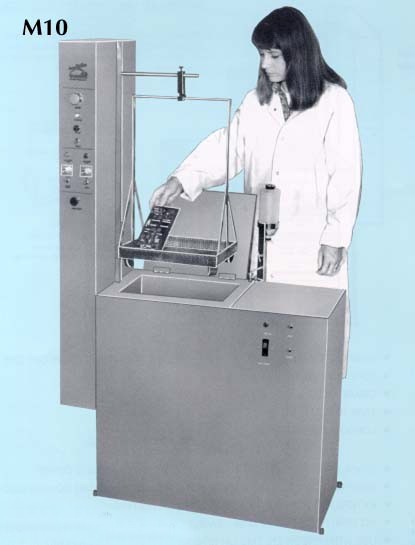 m10.jpg (20444 bytes)